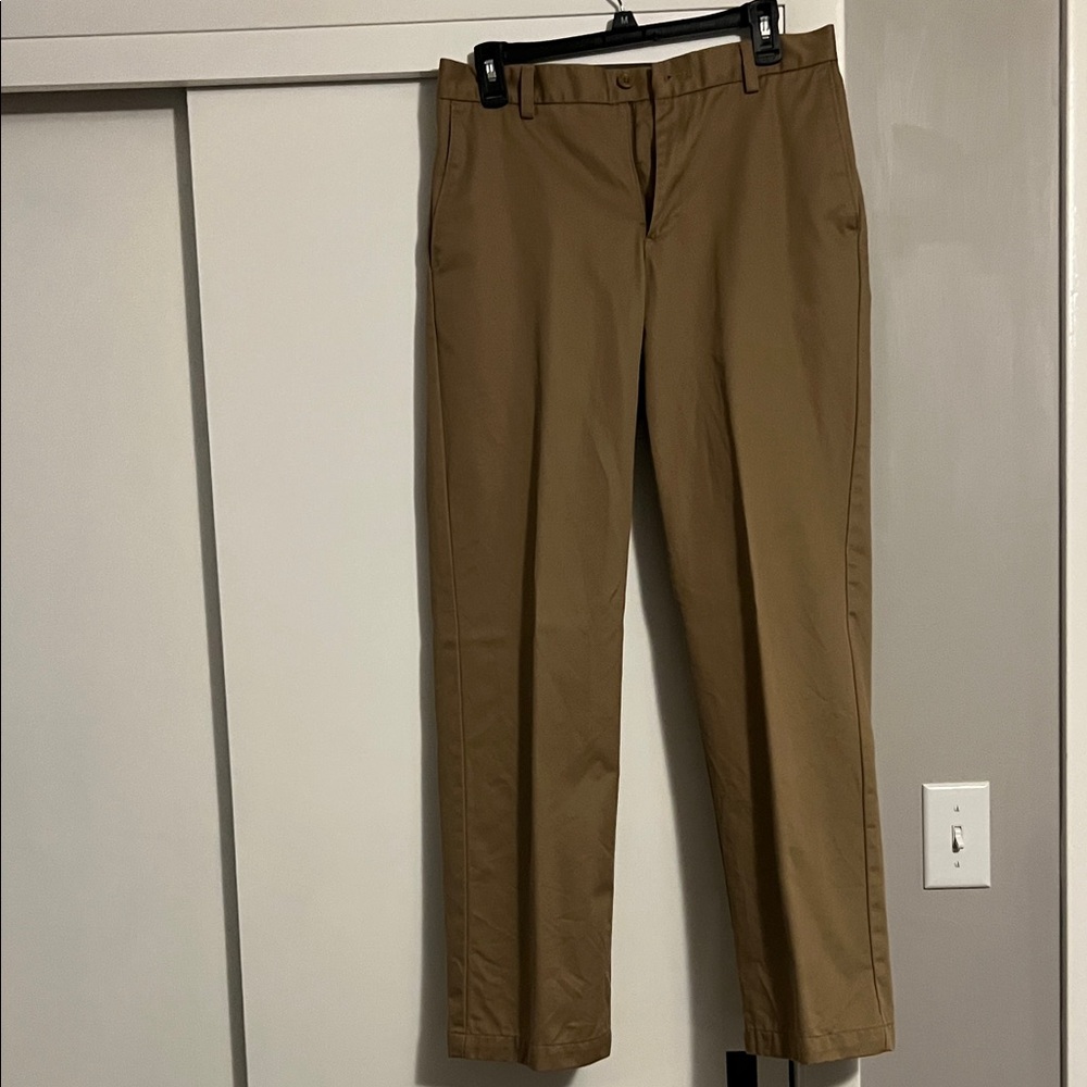 Izod Men's Khaki Chinos 30x32